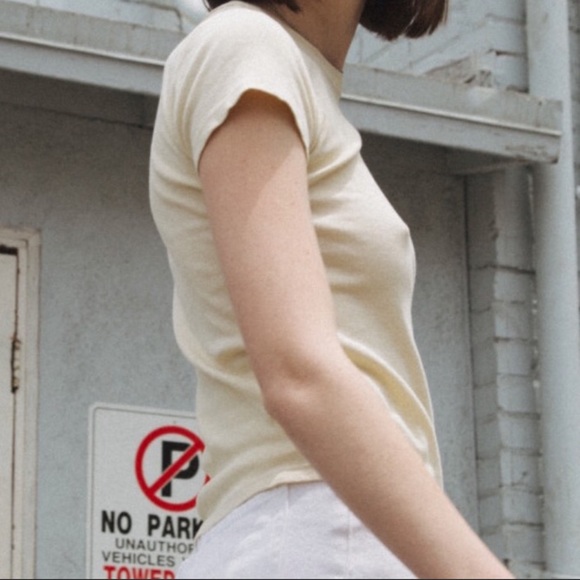 Brandy Melville Hailie Top yellow - Picture 1 of 3